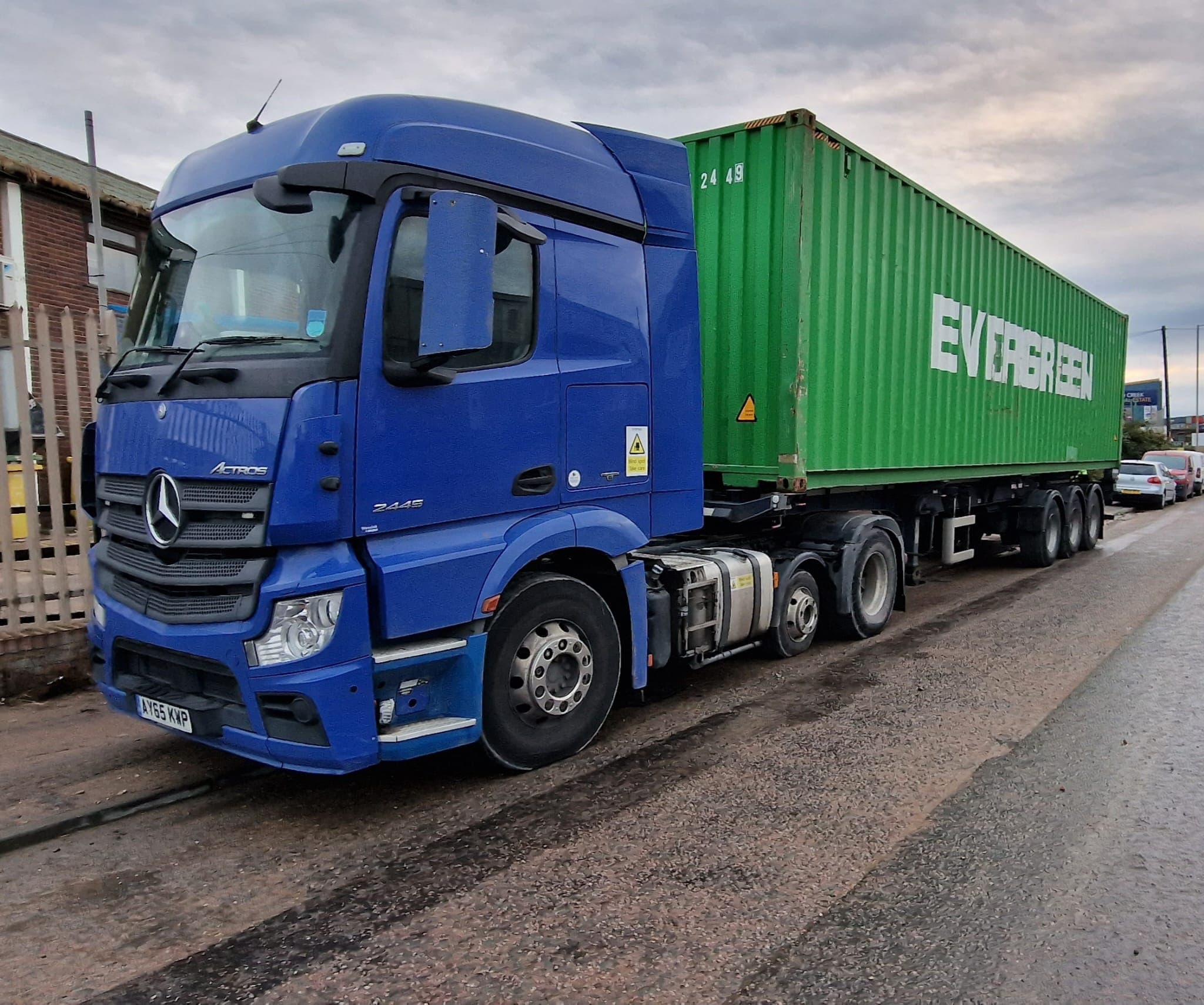 Dedicated full loads road freight service