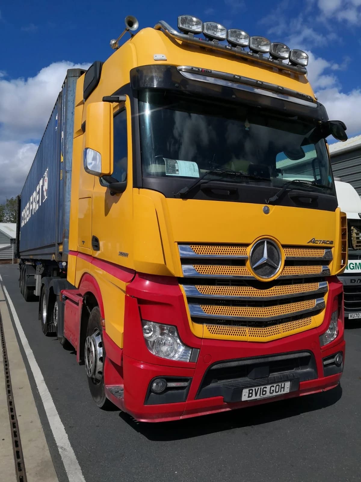 Malway Logistics tractor unit carrying a container